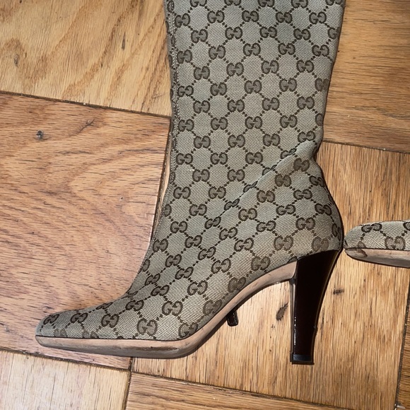 Gucci Beige and Black Heeled Boots - Picture 4 of 6